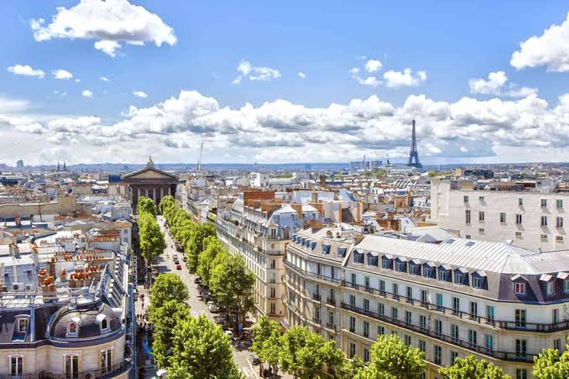 Les toits de Paris, la Madeleine et la tour Eiffel